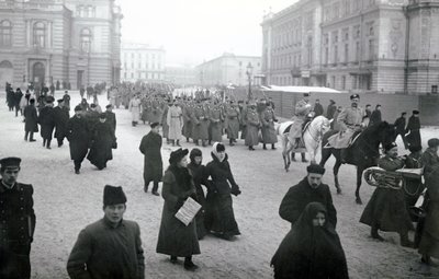 Soldiers leaving for the front, St Petersburg, 1917 by Russian Photographer
